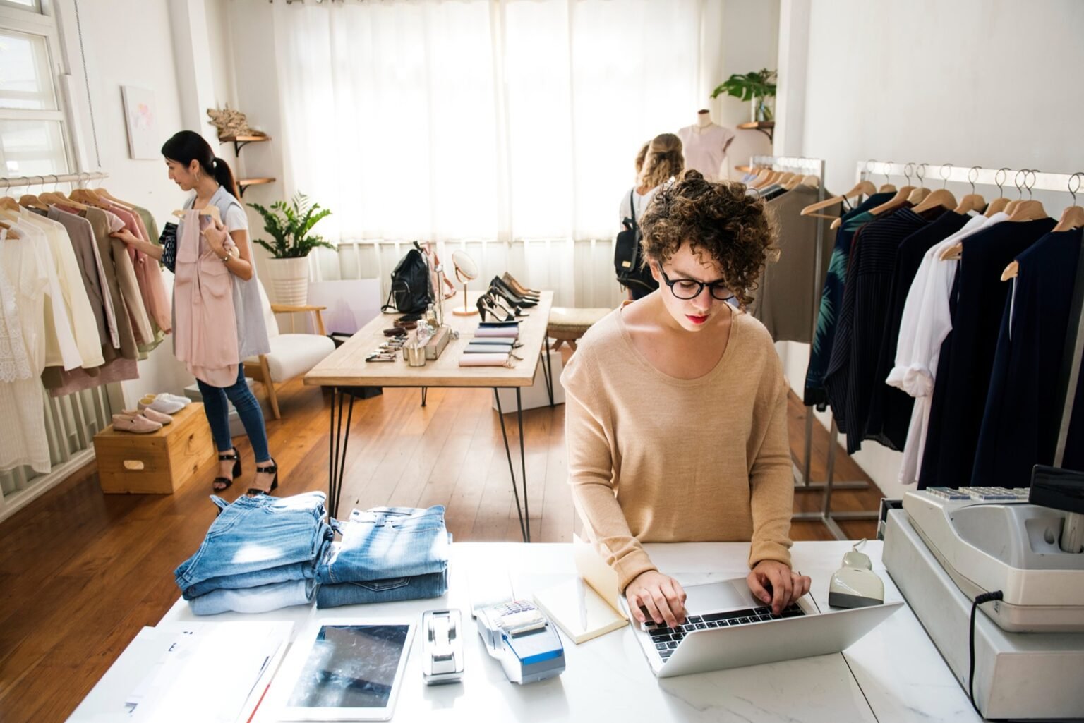 How to Grow a Small Business Faster Using Smart Online Strategies